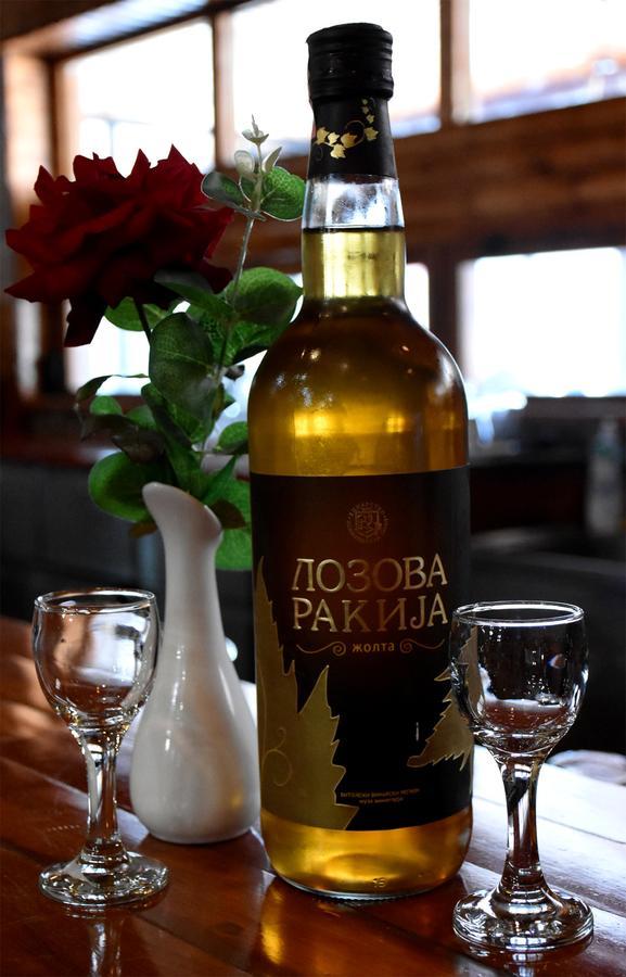 Hotel And Winery Lozar Битола Экстерьер фото