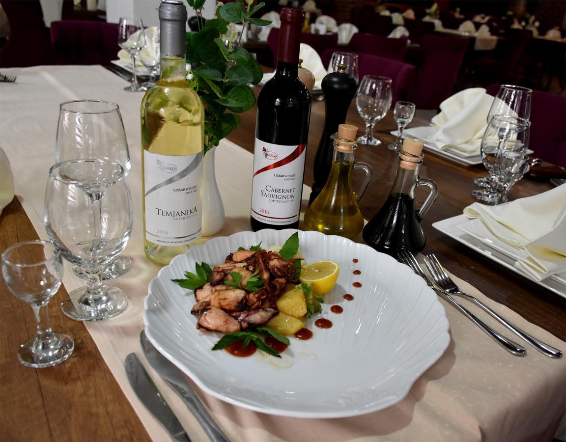 Hotel And Winery Lozar Битола Экстерьер фото